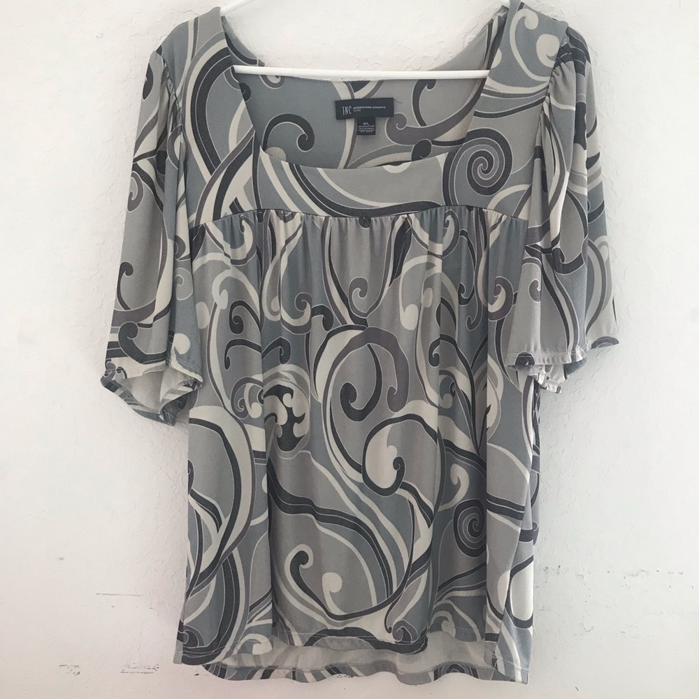 Flowy Gray Swirl-Patterned Blouse